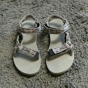 Womens tevas